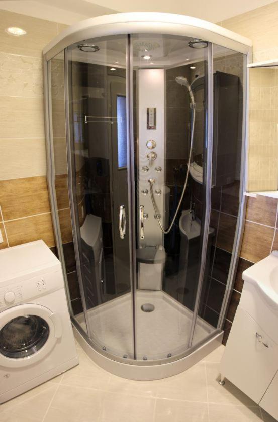 Balint Apartman - In The Heart Of มิชโคลซ์ ภายนอก รูปภาพ